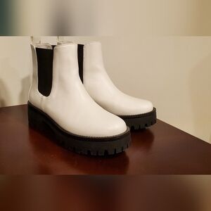BP.  Women's White and Black Ankle Boots, SIZE 6.5